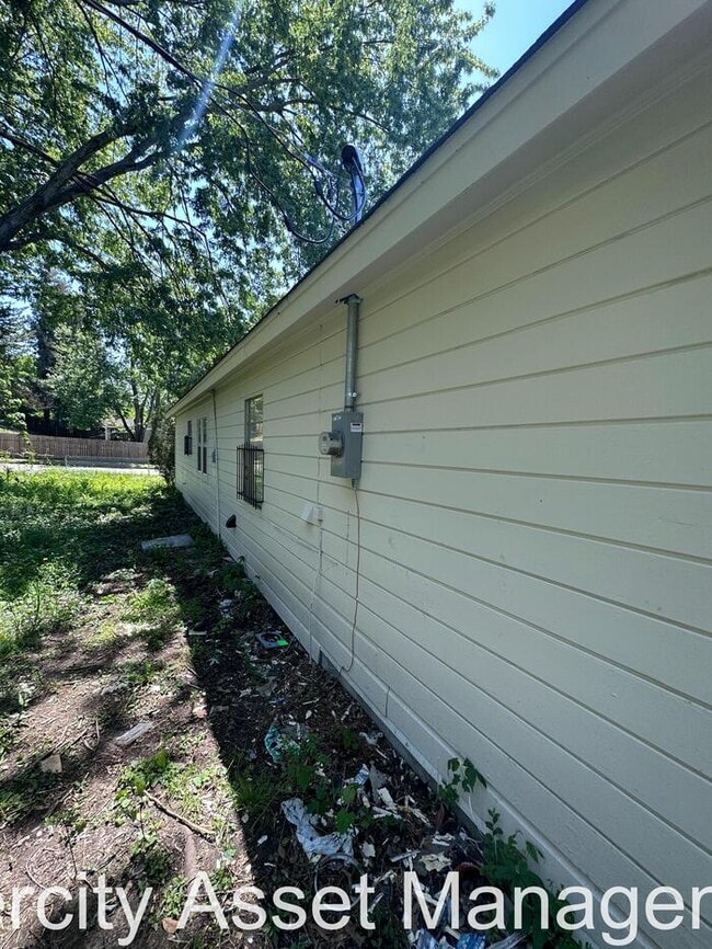 Building Photo - 4180 Kerwin Dr