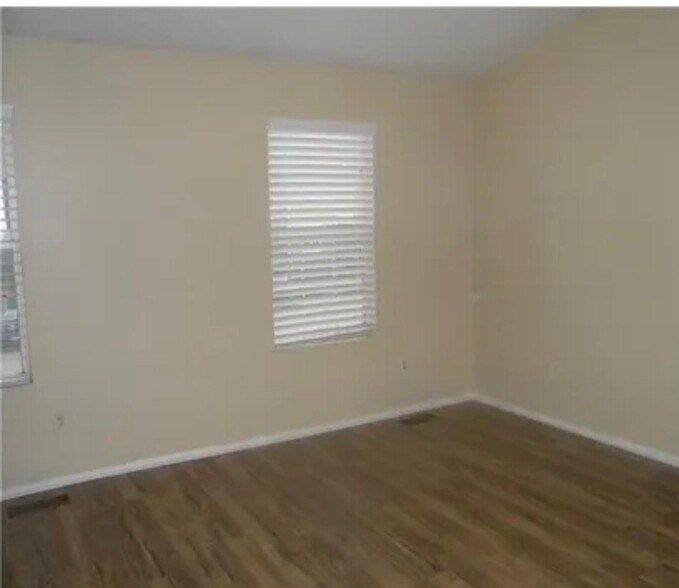Building Photo - 1455 Inverness Dr