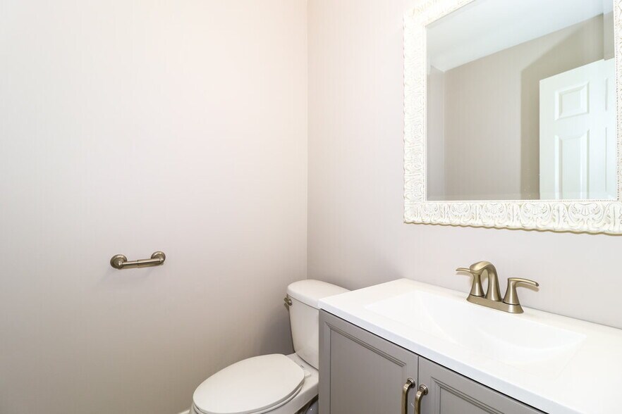 Building Photo - 145 Penny Ln