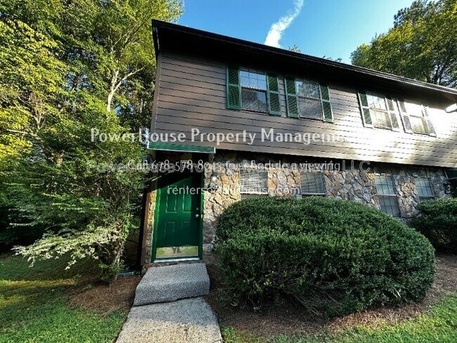 Building Photo - 504 Oakwood Ct