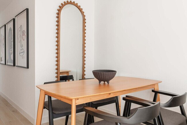 Building Photo - 225 N Miami Ave