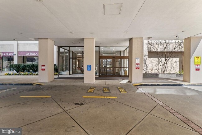 Building Photo - 4515 Willard Ave