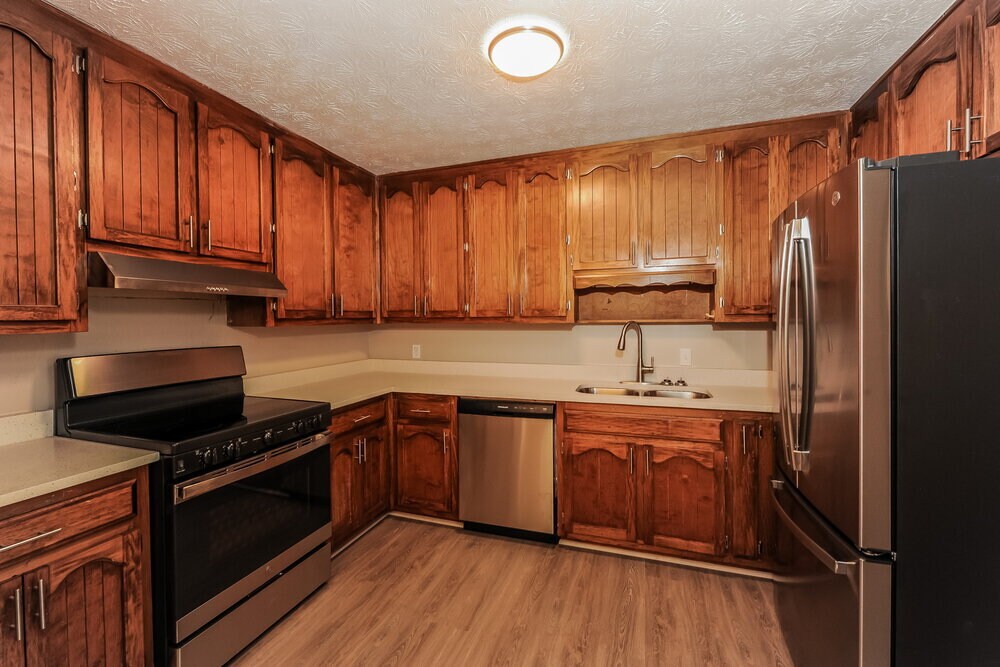 Building Photo - 3325 Shady Cove Rd