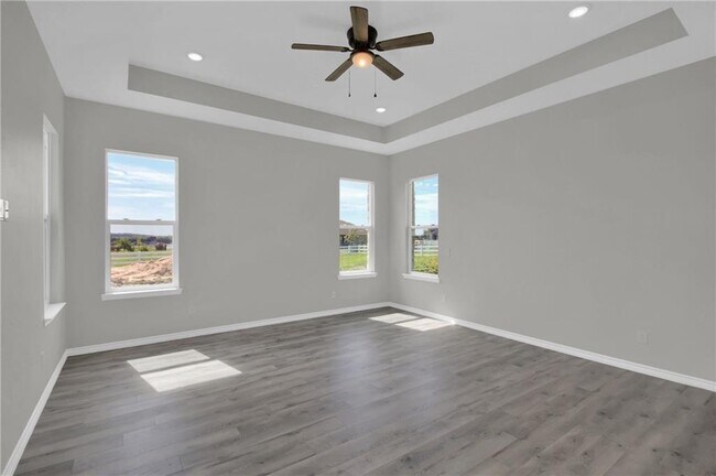 Building Photo - 303 Highlander Ct