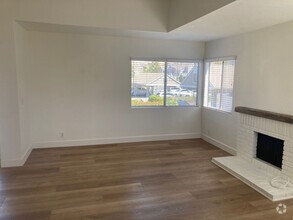 Building Photo - 2 Bedroom 2 Bathroom upper unit near Stran...
