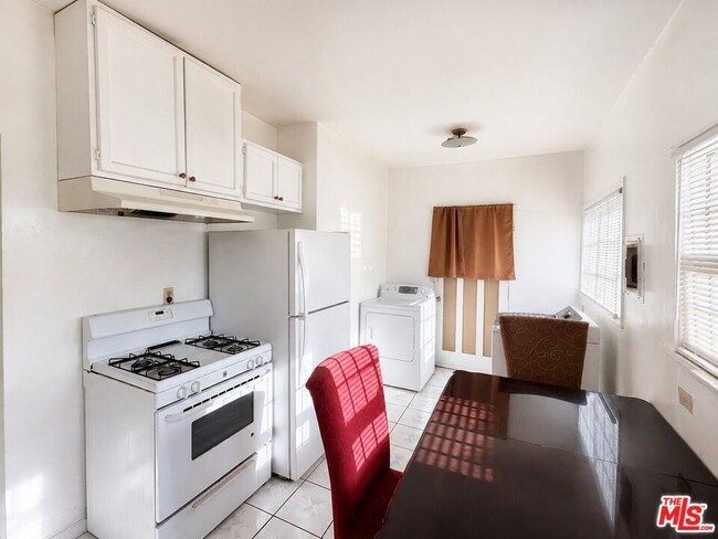 Building Photo - 1188 W 37th Dr