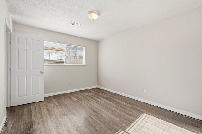 Building Photo - 11202 Sagehill Dr