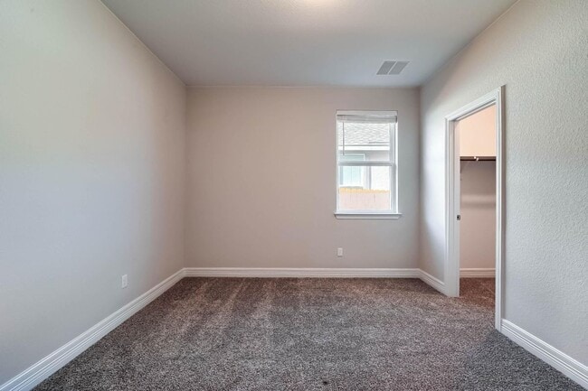 Building Photo - 133 White Steppe Way