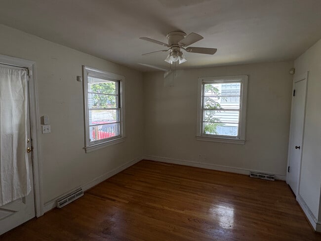 Building Photo - 319 Arlington Pl