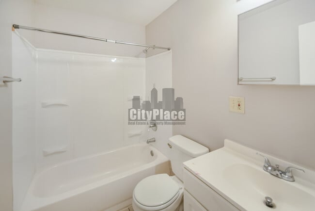 Building Photo - 5801 Westhaven Dr