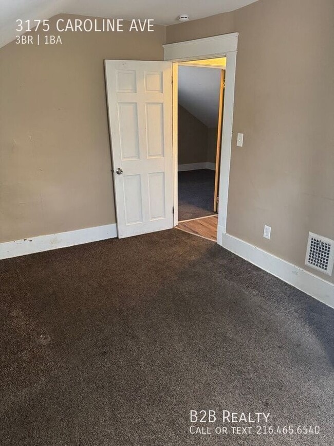 Building Photo - 3175 Caroline Ave