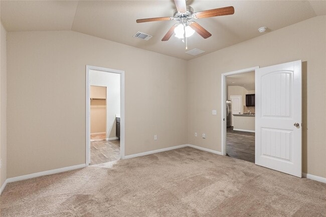 Building Photo - 10625 Menominee Falls Ln