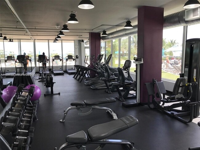 Building Photo - 100 Lincoln Rd