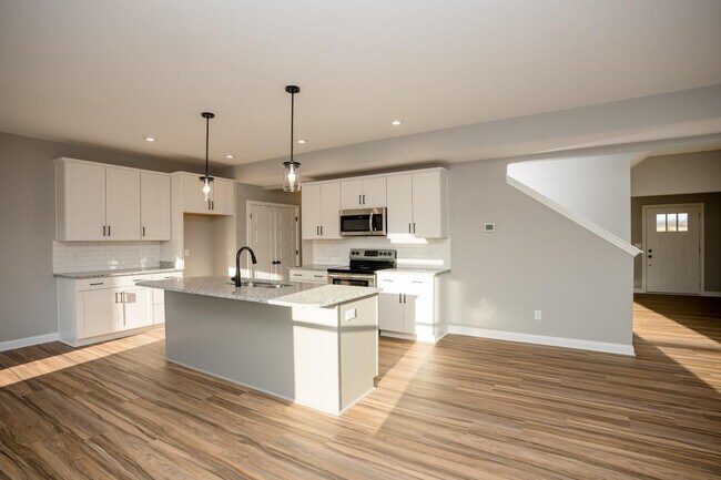 Building Photo - 924 Camden Ct