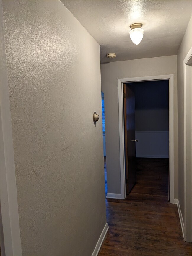 Building Photo - 832 Greenmount Blvd