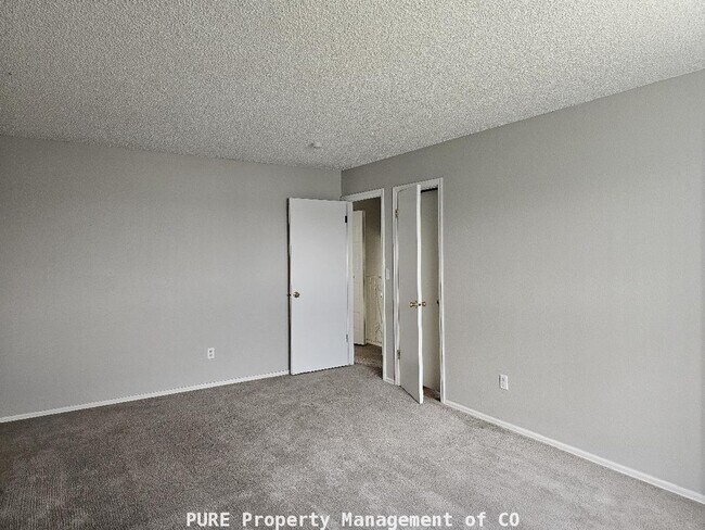 Building Photo - Tri-level home with central air and 1-car garage
