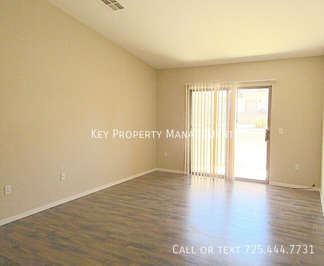 Building Photo - 3 BEDROOM 2.5 BATH TOWN HOME NEAR LAKE MEA...