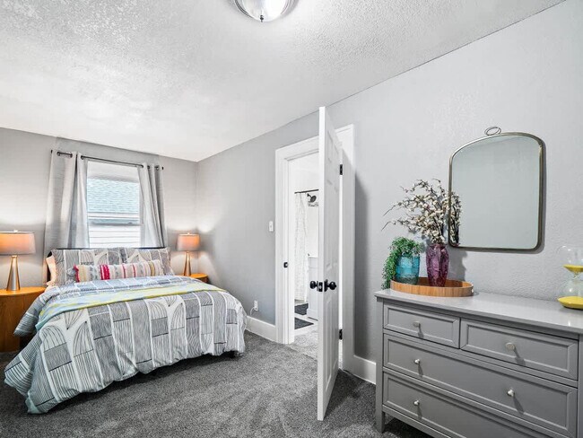 Building Photo - 2804 6th St