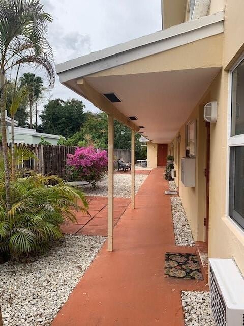 Building Photo - 1129 NE 17th Terrace