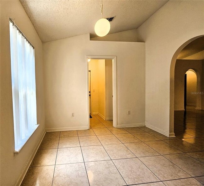 Building Photo - 921 Bristle Cone Ct