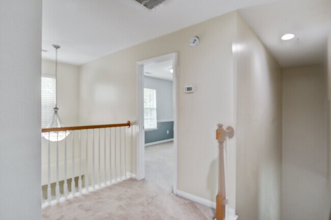 Building Photo - 5421 Red Tip Ln