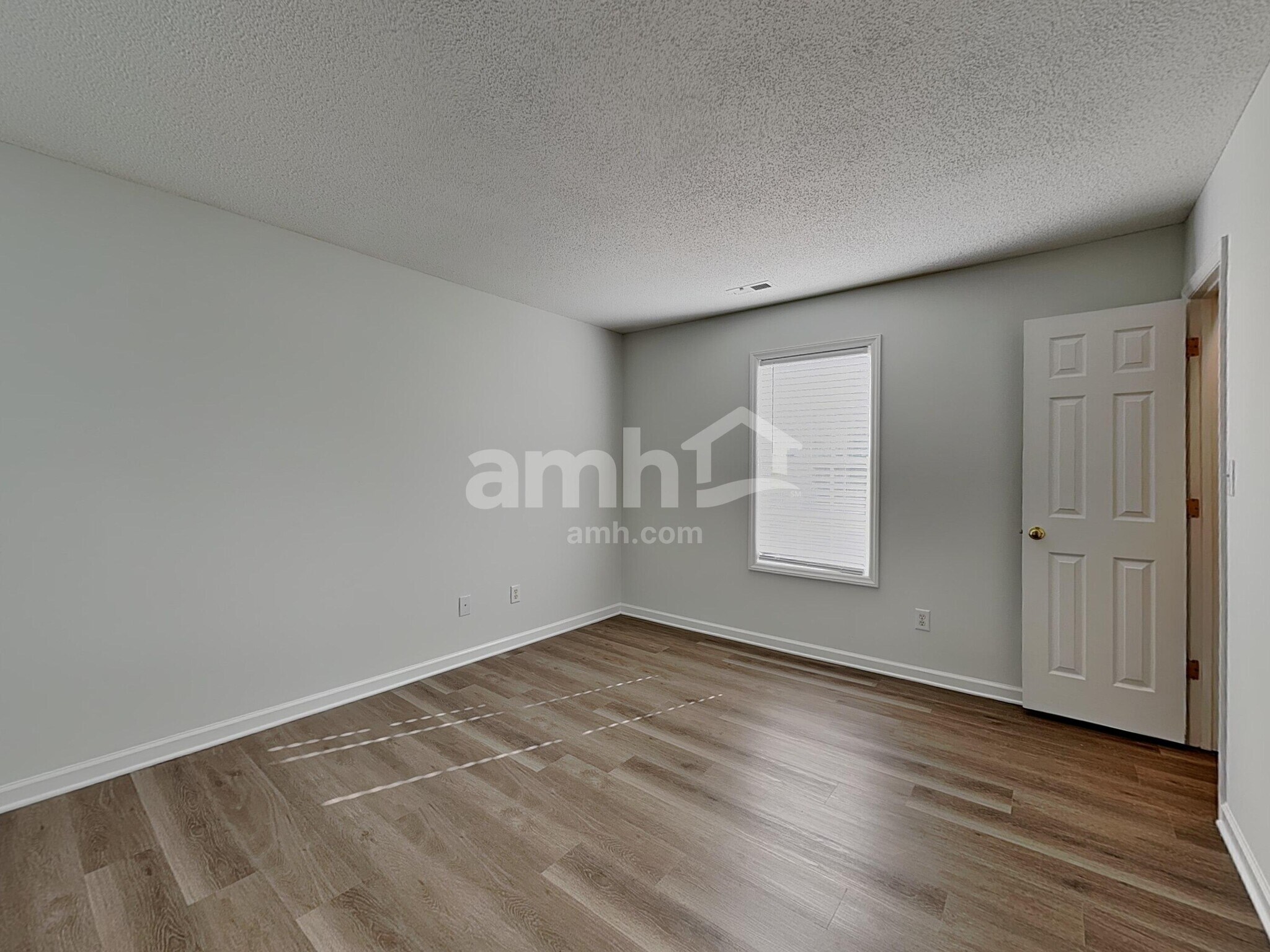 Building Photo - 2803 Stadium Dr