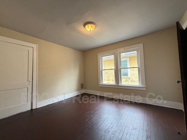 Building Photo - 457/459 E Madison Ave