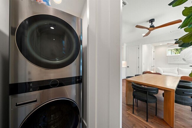 Building Photo - 2609 Willow St