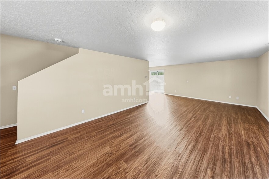 Building Photo - 363 E Ivy Glade St