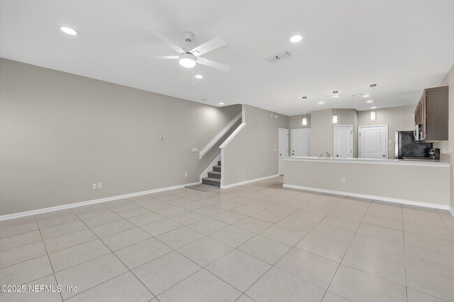 Building Photo - 3910 Buckthorne Dr