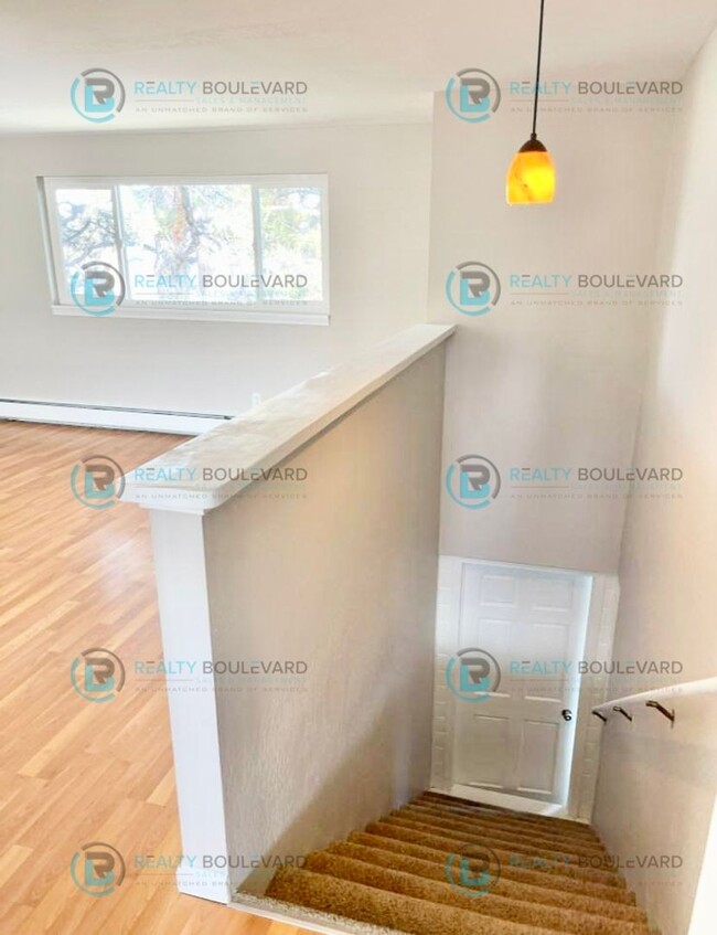 Building Photo - Perfect home in Reno with 2 car garage, ba...