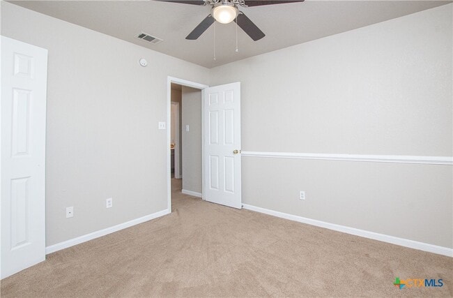 Building Photo - 402 Deloris Dr