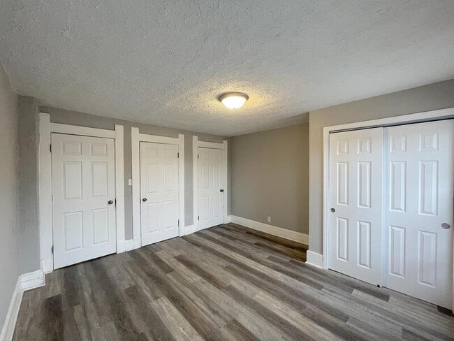 Building Photo - 18 Iowa St