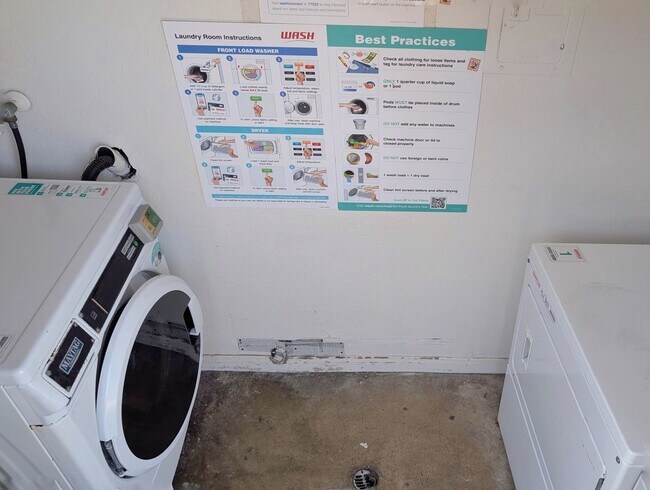 Building Photo - 2604 Delaware St