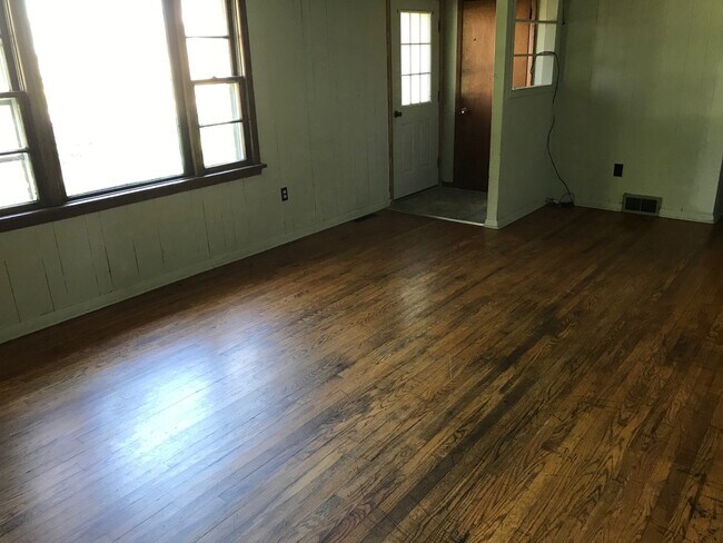 Building Photo - 200 Darrow Rd