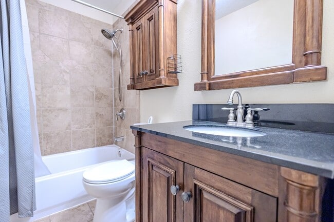 Building Photo - 507 4th St NW