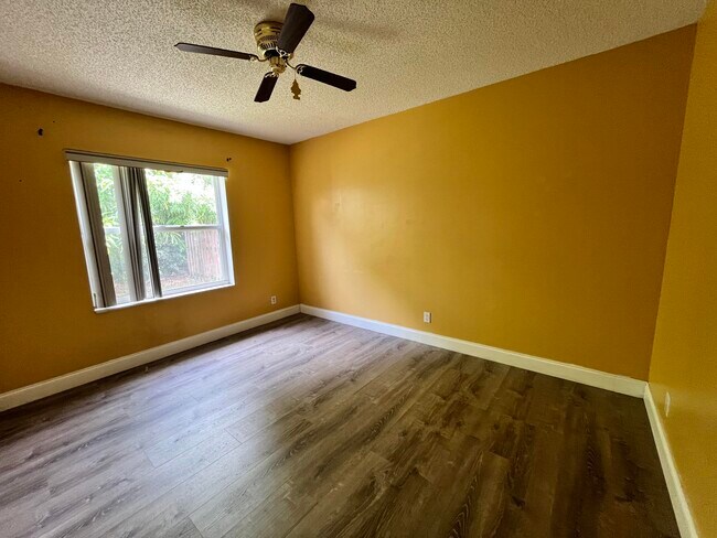 Building Photo - 5855 Timber Valley Dr