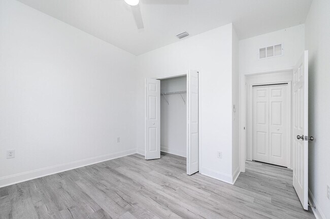 Building Photo - 3304 Glencove St