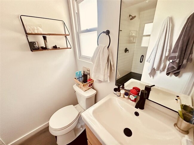 Building Photo - 4803 Everglade Dr