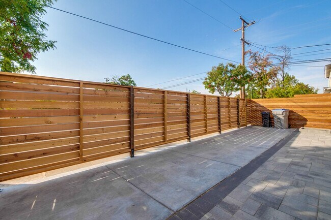 Building Photo - Stylish San Jose Home and Private Yard