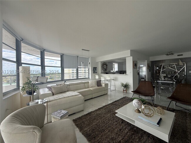 Building Photo - 5555 Collins Ave
