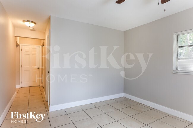 Building Photo - 3751 NW 9th Ct