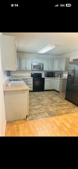 Building Photo - 13432 Suburban Ter