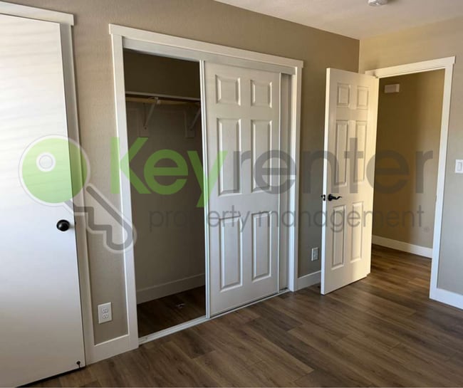 Building Photo - 4403 6th Ave