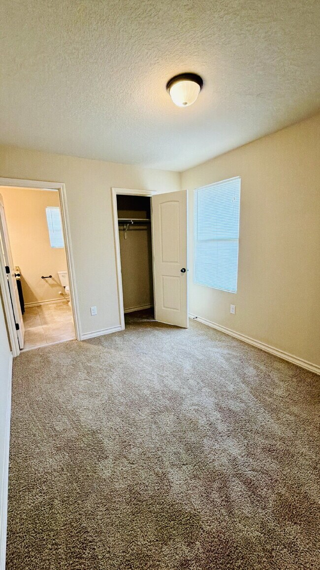 Building Photo - 7108 Micayla Cv