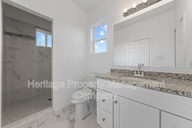 Building Photo - 323 Gabriel