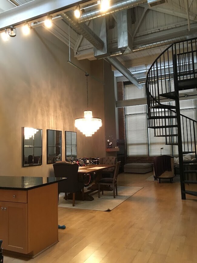 Building Photo - 69 Cascade Dr