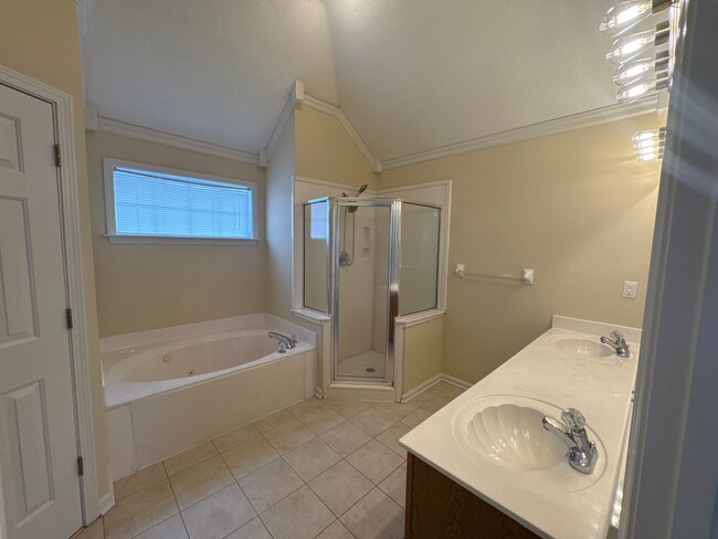 Building Photo - 792 Silver Sands Dr