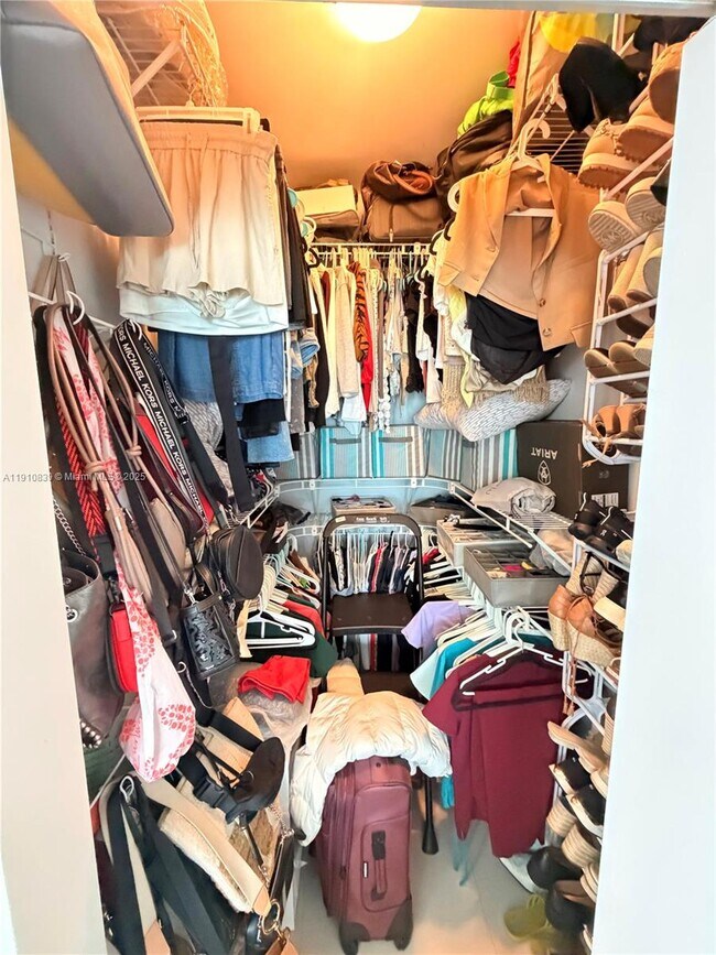 Building Photo - 31 SE 5th St