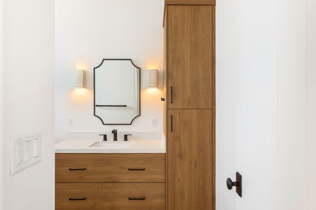 Building Photo - Luxurious Living in Rancho San Diego: Custom Built Home for Rent $5,095